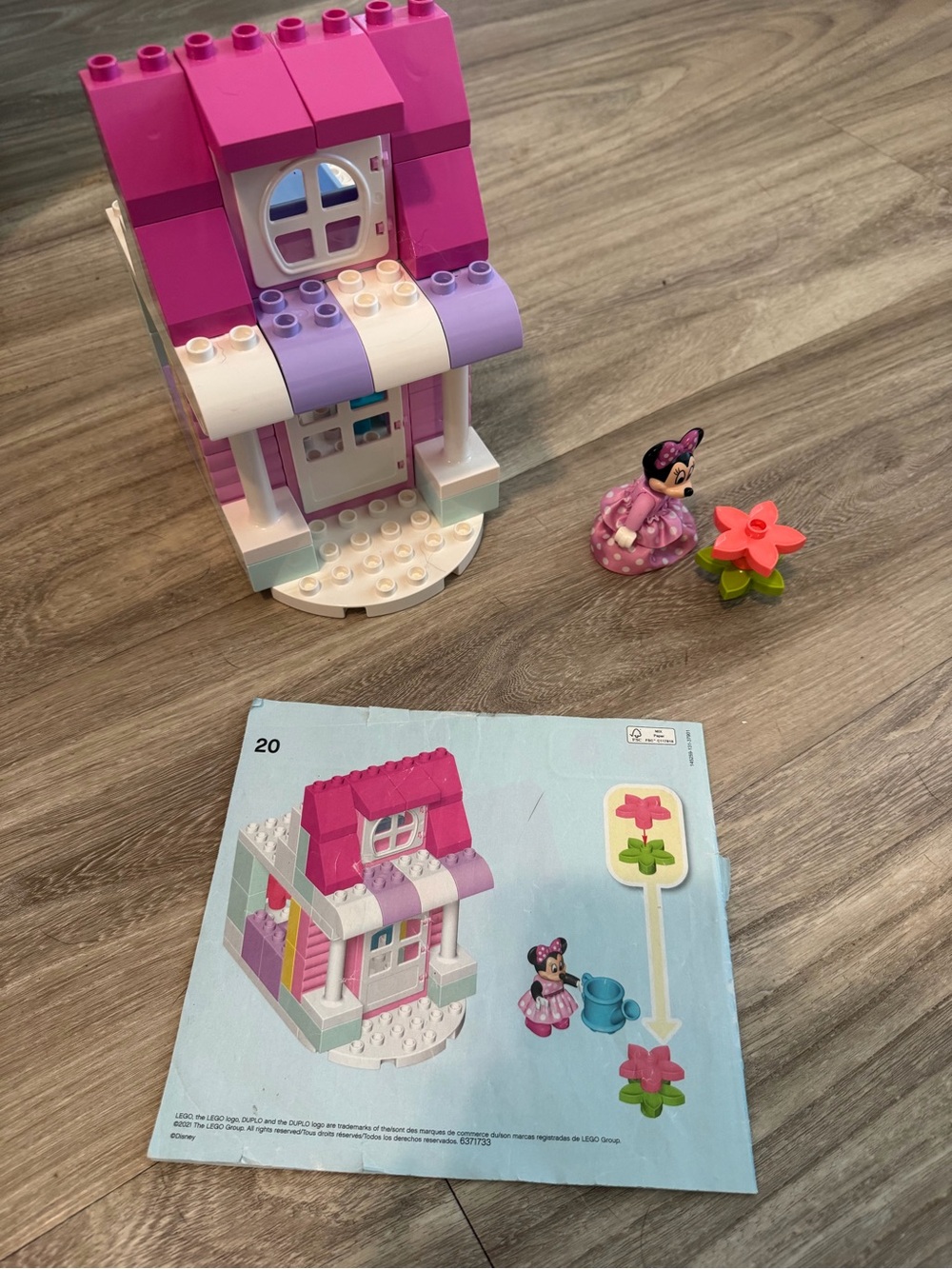 LEGO DUPLO Disney Mickey Minnie Mouse House Cafe‎ and Birthday Train Bundle